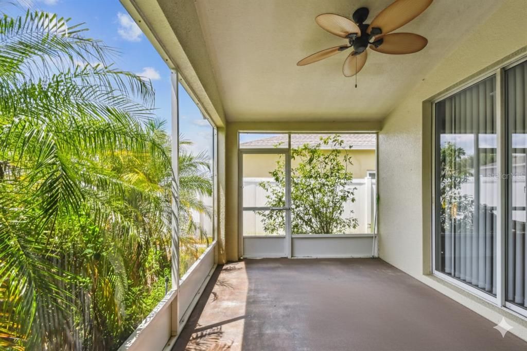 Activo con contrato: $423,900 (4 camas, 2 baños, 2534 Pies cuadrados)