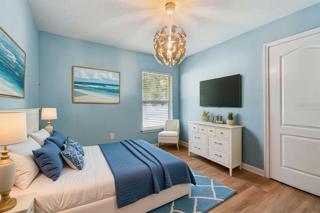 Activo con contrato: $423,900 (4 camas, 2 baños, 2534 Pies cuadrados)