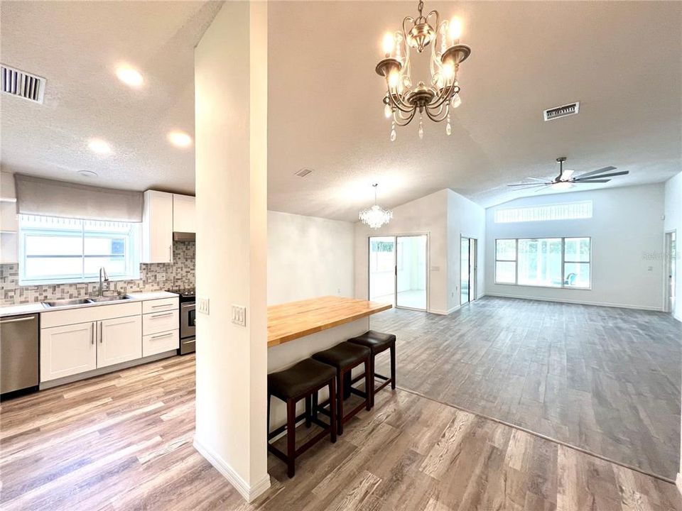 For Rent: $2,599 (3 beds, 2 baths, 1930 Square Feet)