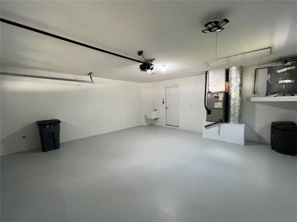 For Rent: $2,599 (3 beds, 2 baths, 1930 Square Feet)