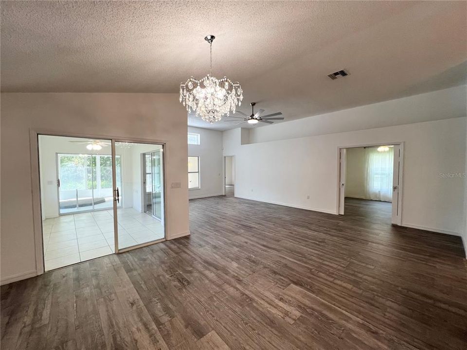 For Rent: $2,599 (3 beds, 2 baths, 1930 Square Feet)