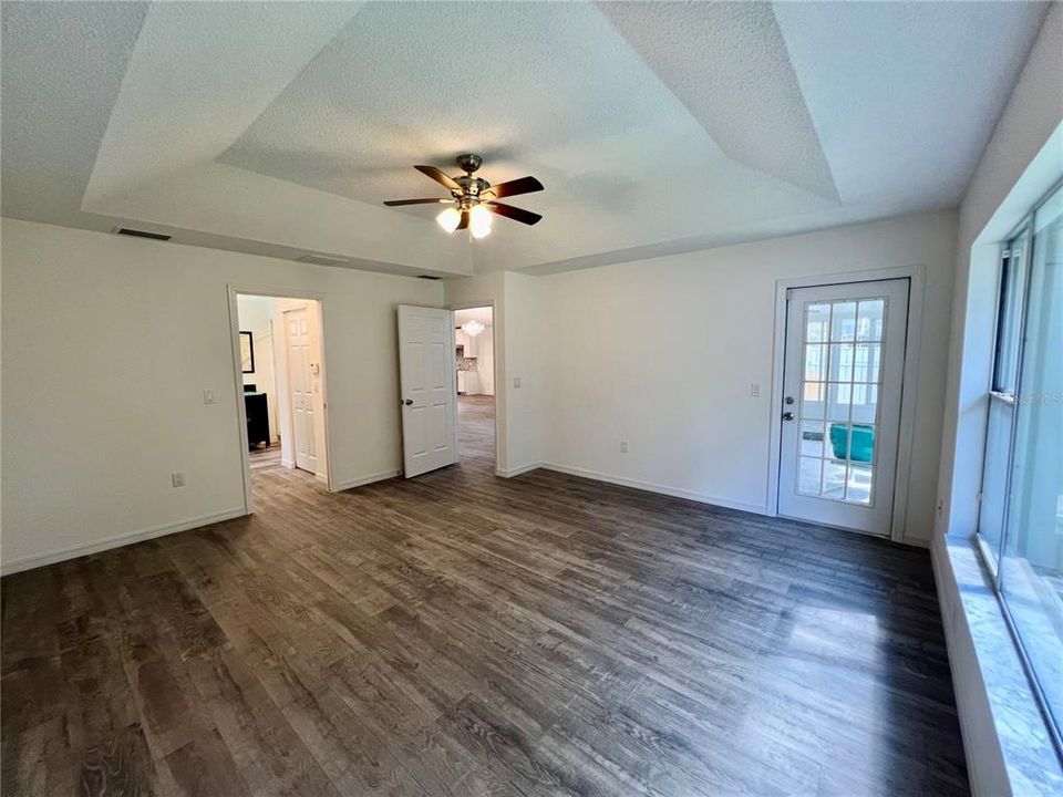 For Rent: $2,599 (3 beds, 2 baths, 1930 Square Feet)