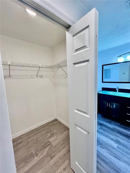 For Rent: $2,599 (3 beds, 2 baths, 1930 Square Feet)