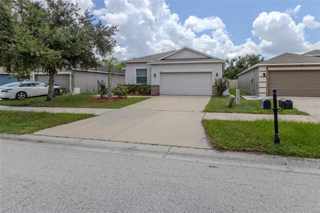 Active With Contract: $290,000 (4 beds, 2 baths, 1816 Square Feet)