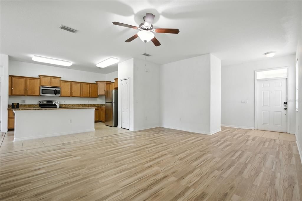 Active With Contract: $290,000 (4 beds, 2 baths, 1816 Square Feet)