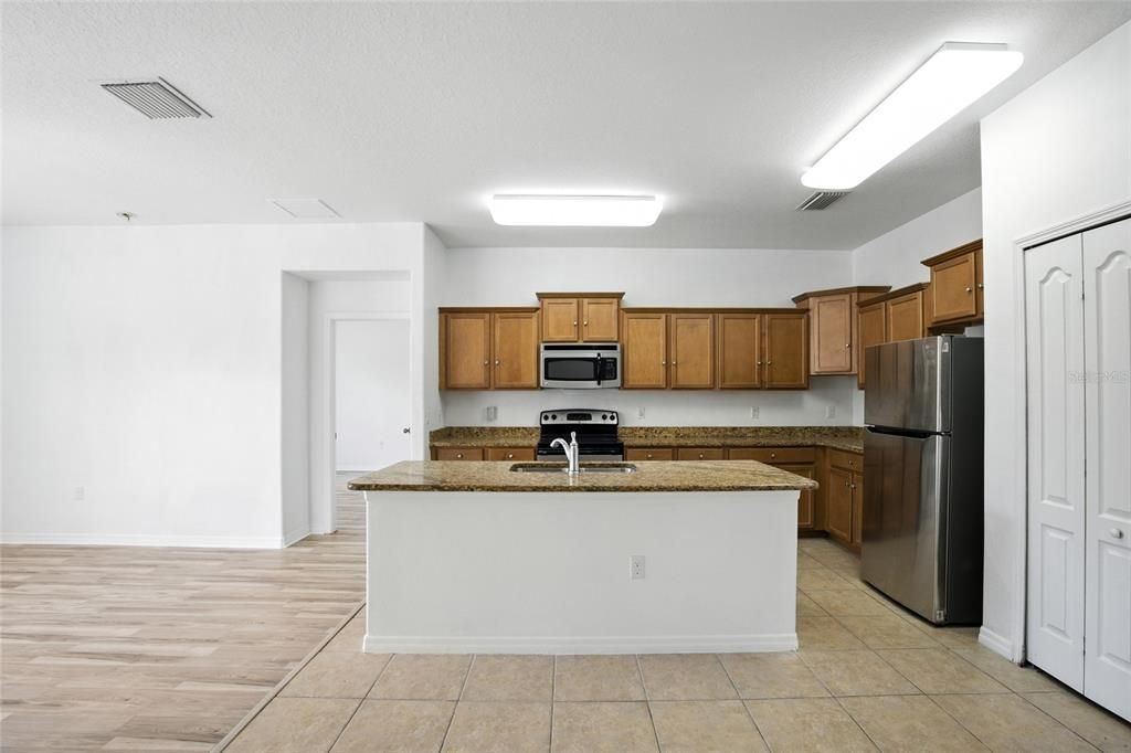 Active With Contract: $290,000 (4 beds, 2 baths, 1816 Square Feet)