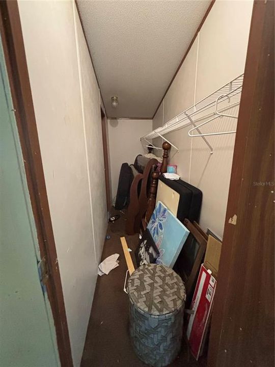 合同活跃: $219,000 (3 贝兹, 2 浴室, 1152 平方英尺)