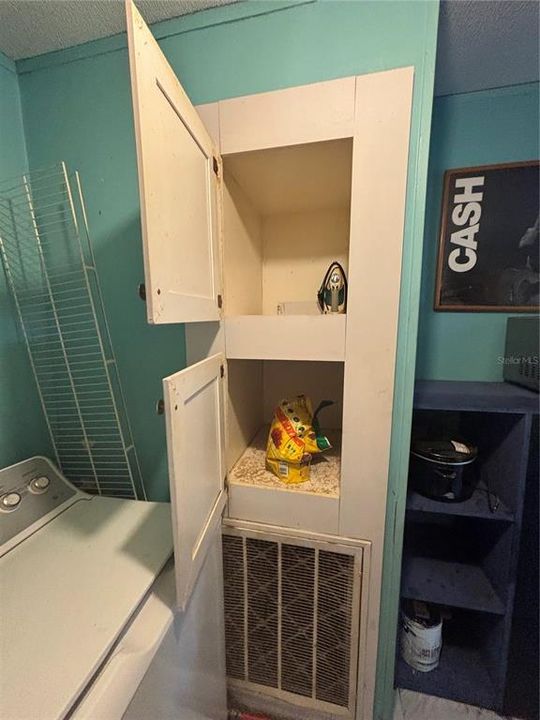 合同活跃: $219,000 (3 贝兹, 2 浴室, 1152 平方英尺)