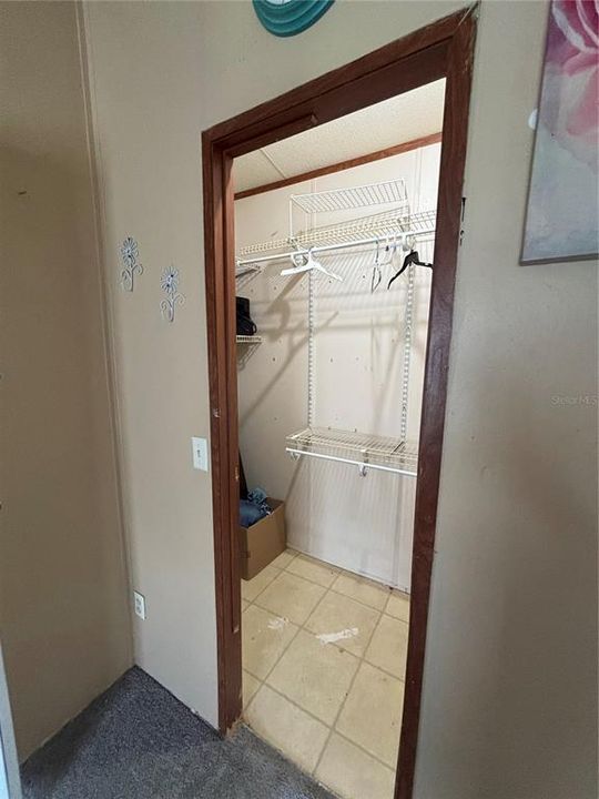 合同活跃: $219,000 (3 贝兹, 2 浴室, 1152 平方英尺)