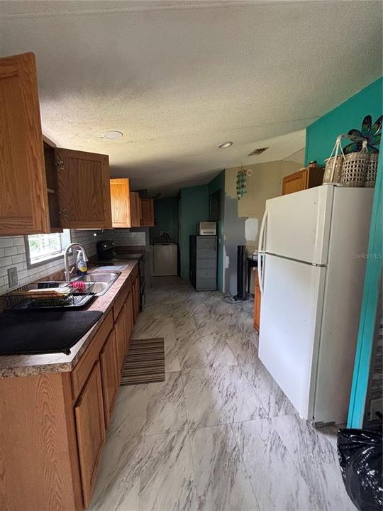 合同活跃: $219,000 (3 贝兹, 2 浴室, 1152 平方英尺)