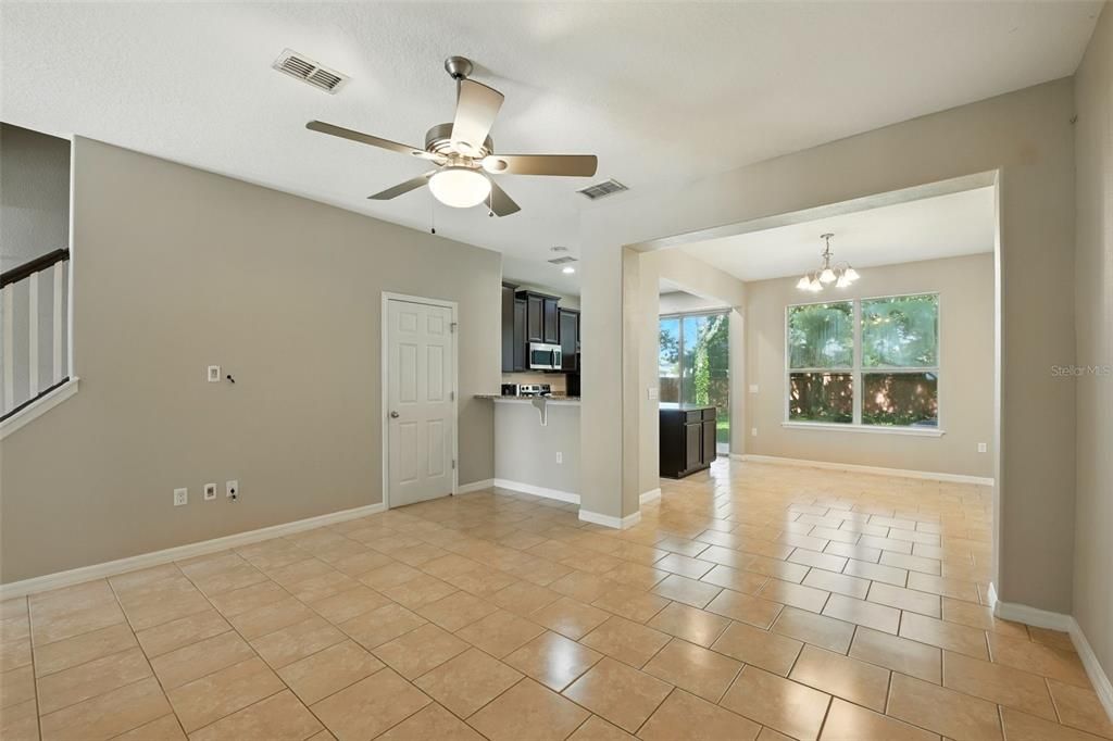 合同活跃: $287,000 (3 贝兹, 2 浴室, 1514 平方英尺)