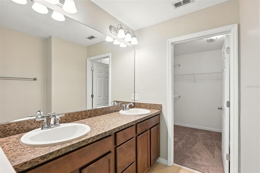 合同活跃: $287,000 (3 贝兹, 2 浴室, 1514 平方英尺)