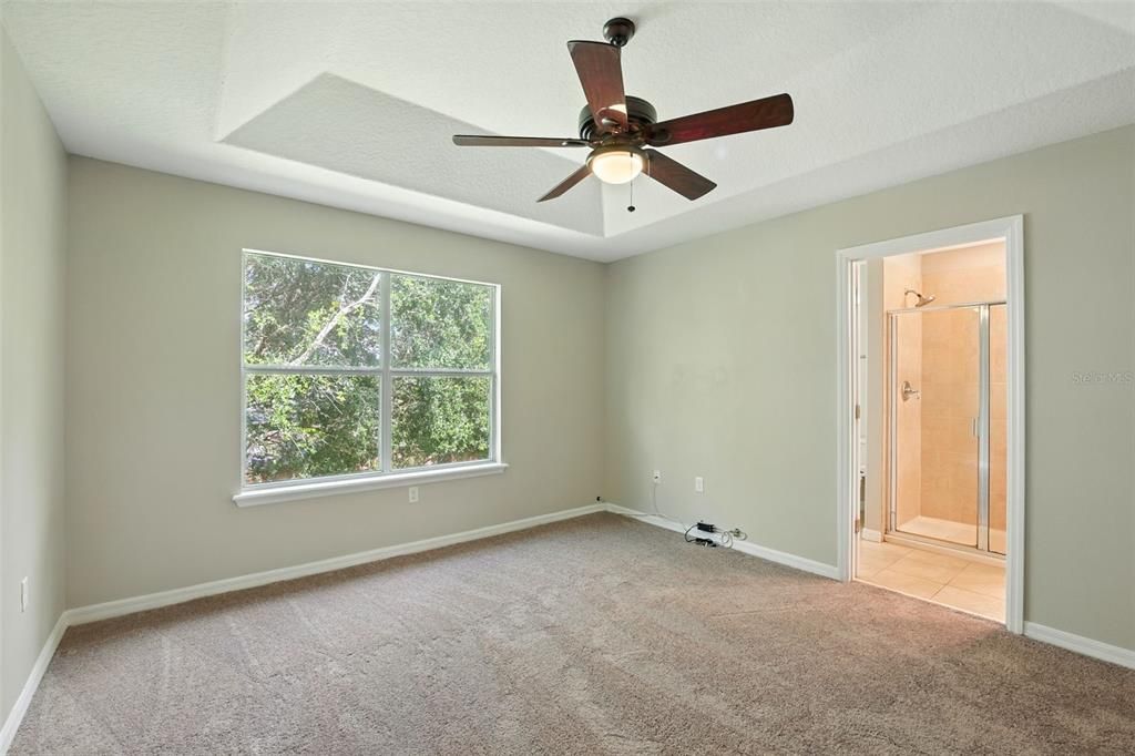 合同活跃: $287,000 (3 贝兹, 2 浴室, 1514 平方英尺)