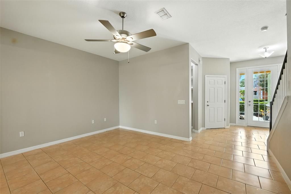 合同活跃: $287,000 (3 贝兹, 2 浴室, 1514 平方英尺)