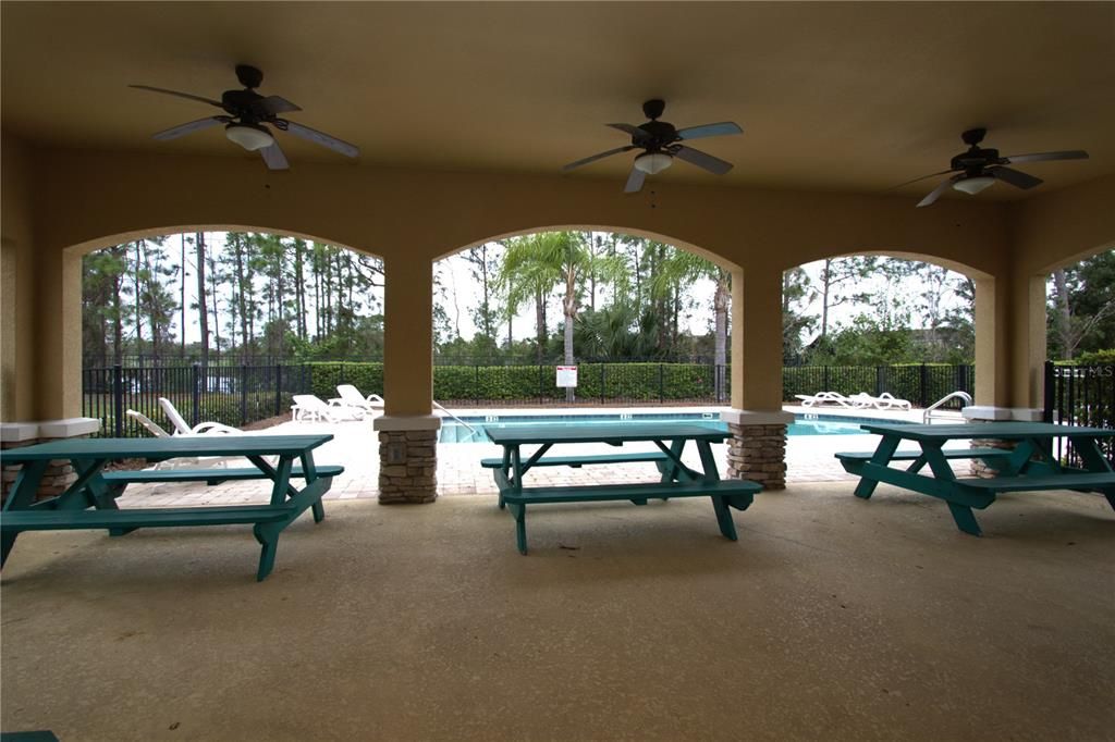 合同活跃: $287,000 (3 贝兹, 2 浴室, 1514 平方英尺)