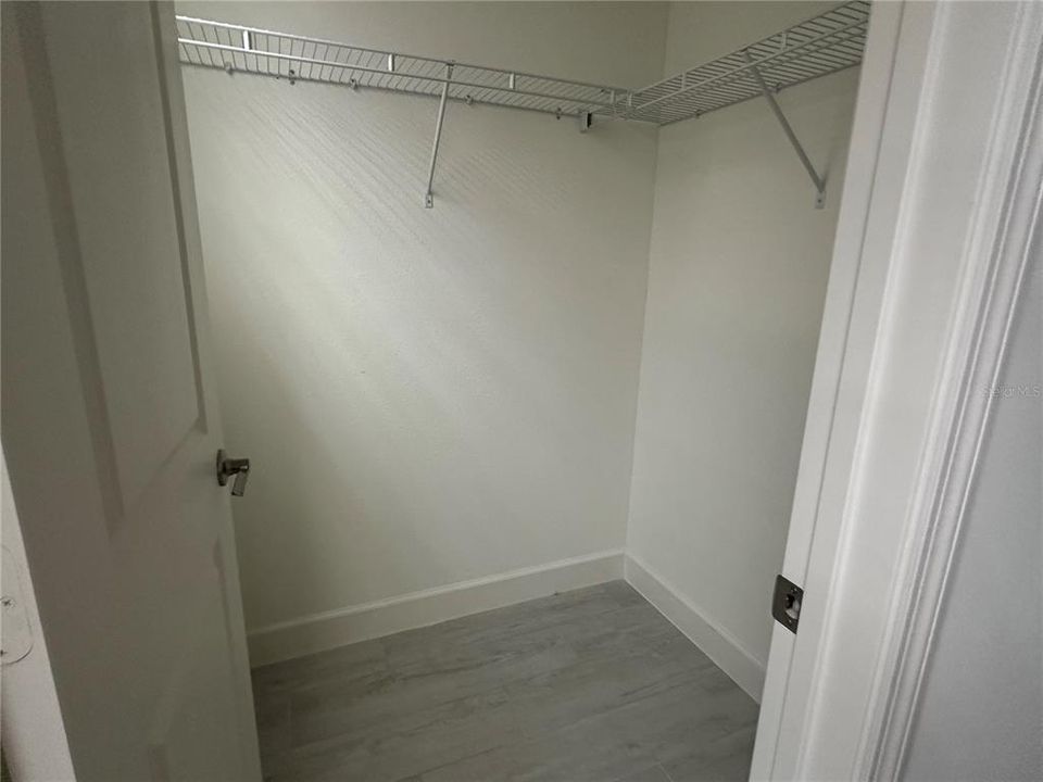 Под контрактом: $429,900 (4 спален, 3 ванн, 2191 Квадратных фут)