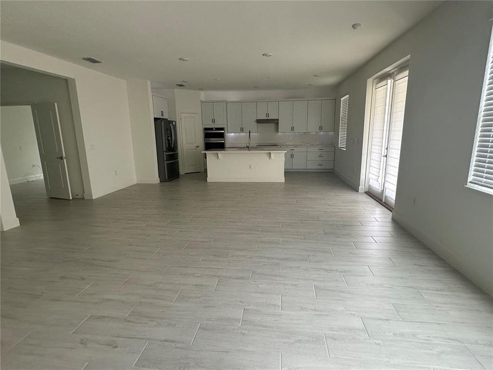 Под контрактом: $429,900 (4 спален, 3 ванн, 2191 Квадратных фут)