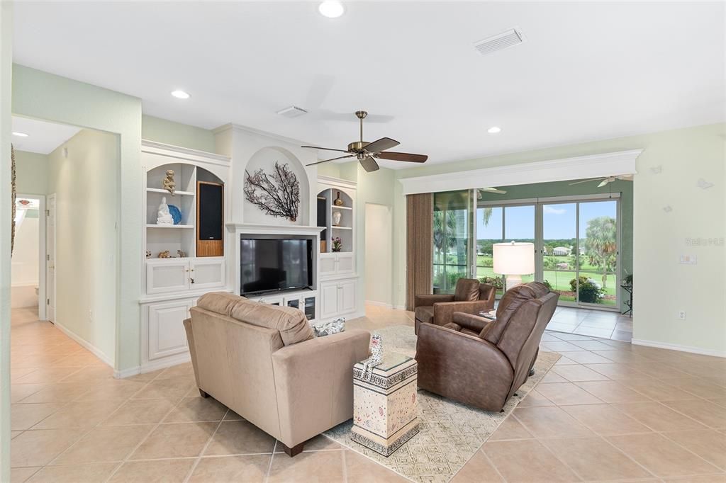 Active With Contract: $399,500 (3 beds, 2 baths, 1958 Square Feet)