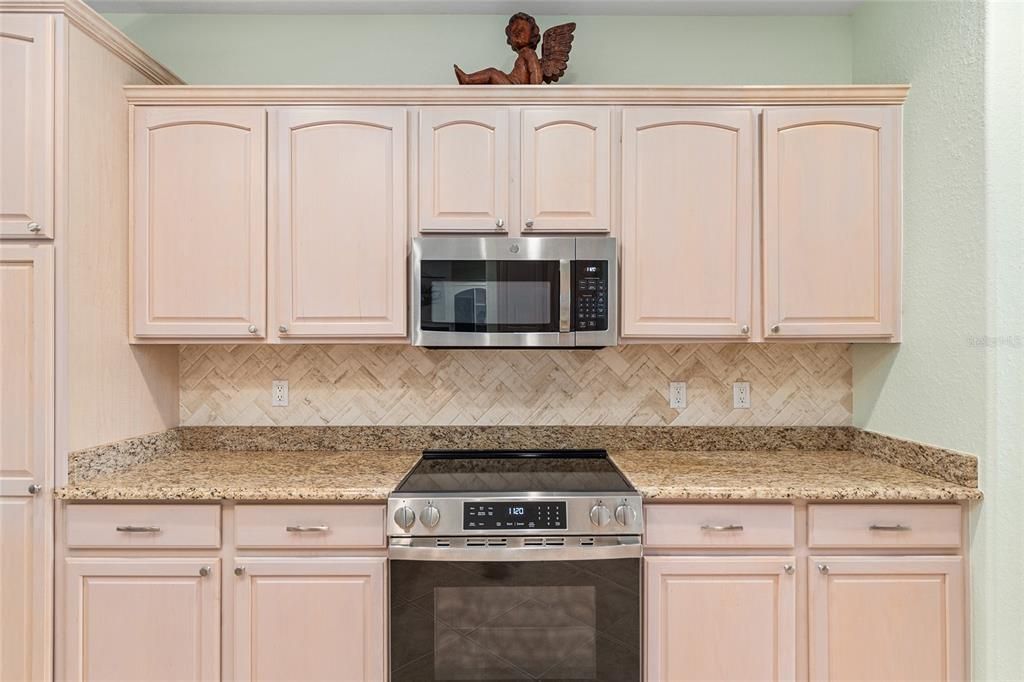 Active With Contract: $399,500 (3 beds, 2 baths, 1958 Square Feet)