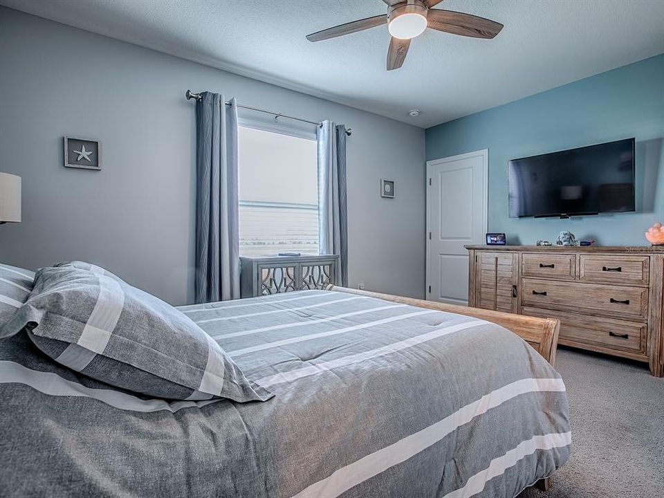 For Sale: $272,499 (3 beds, 2 baths, 1688 Square Feet)