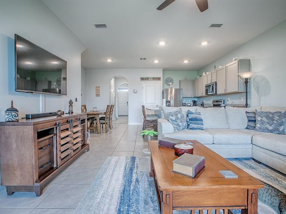 For Sale: $272,499 (3 beds, 2 baths, 1688 Square Feet)