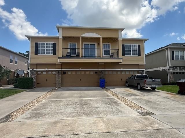 For Sale: $249,900 (3 beds, 3 baths, 1273 Square Feet)