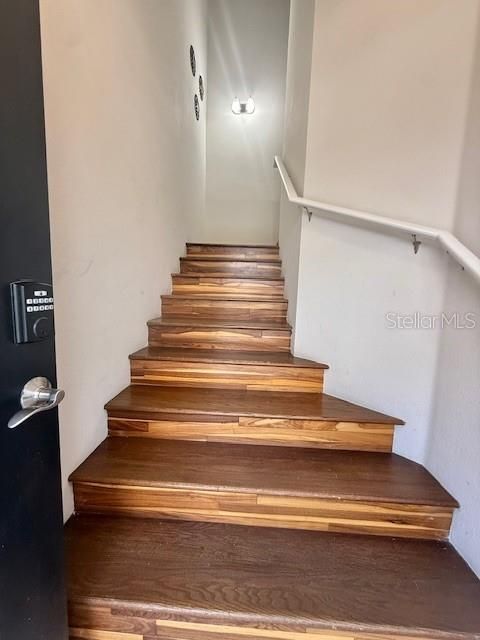 For Sale: $249,900 (3 beds, 3 baths, 1273 Square Feet)