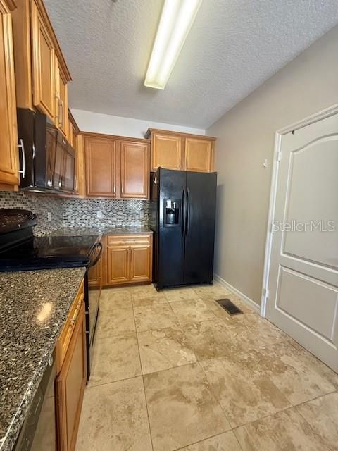 For Sale: $249,900 (3 beds, 3 baths, 1273 Square Feet)