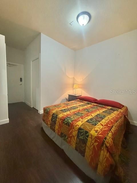 For Sale: $249,900 (3 beds, 3 baths, 1273 Square Feet)