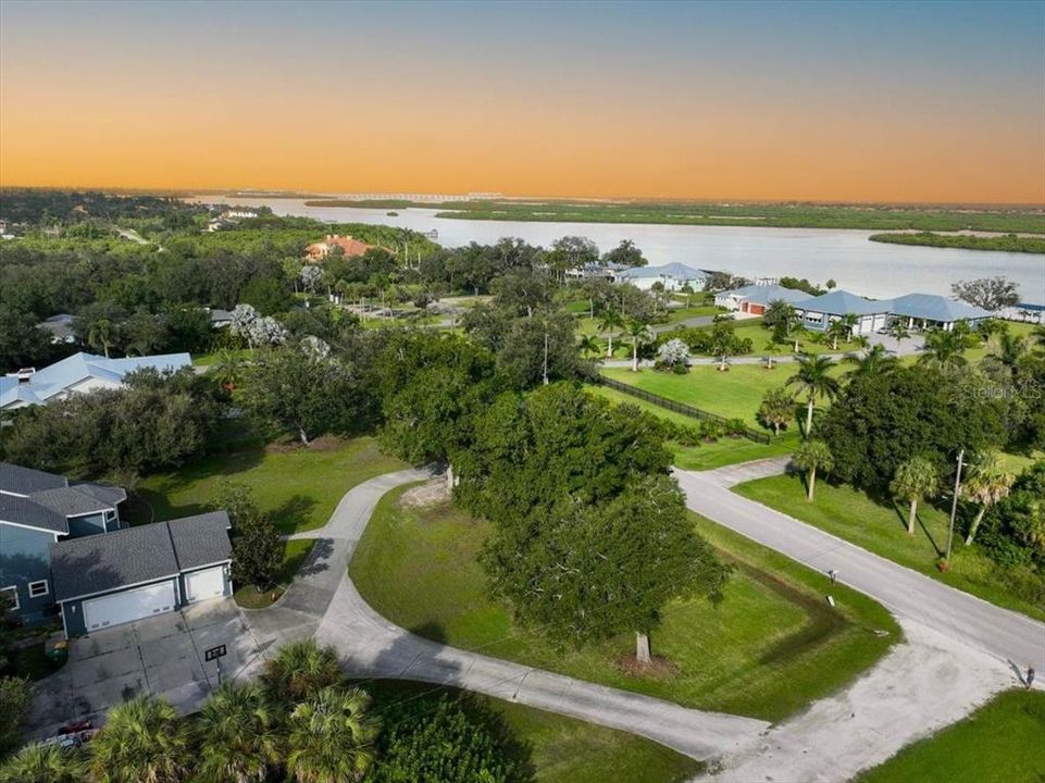 En Venta: $698,900 (3 camas, 2 baños, 3179 Pies cuadrados)