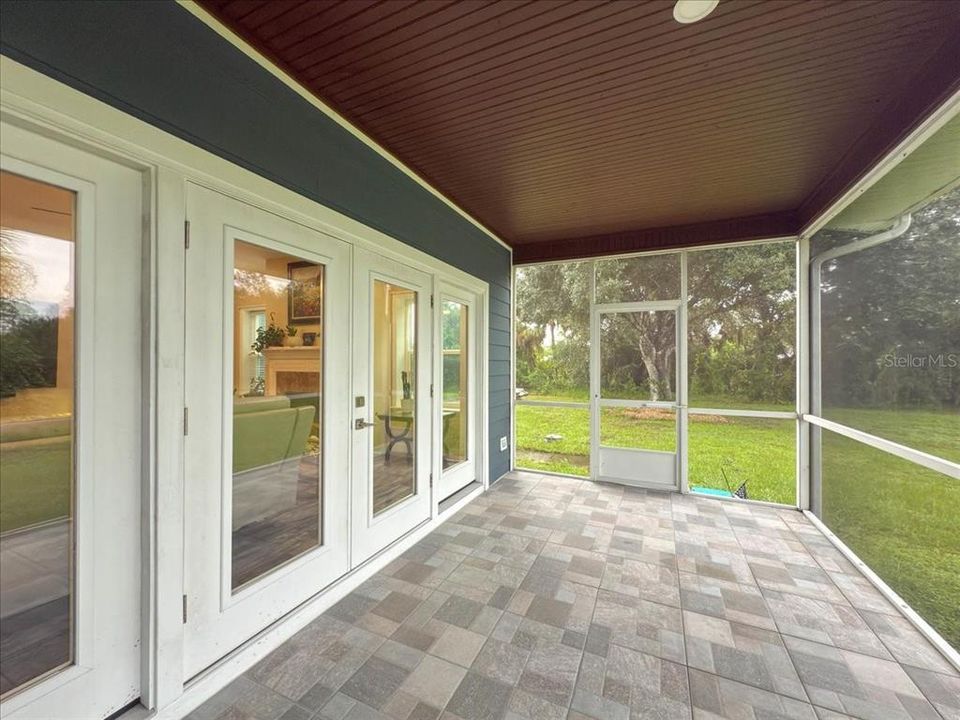 En Venta: $698,900 (3 camas, 2 baños, 3179 Pies cuadrados)