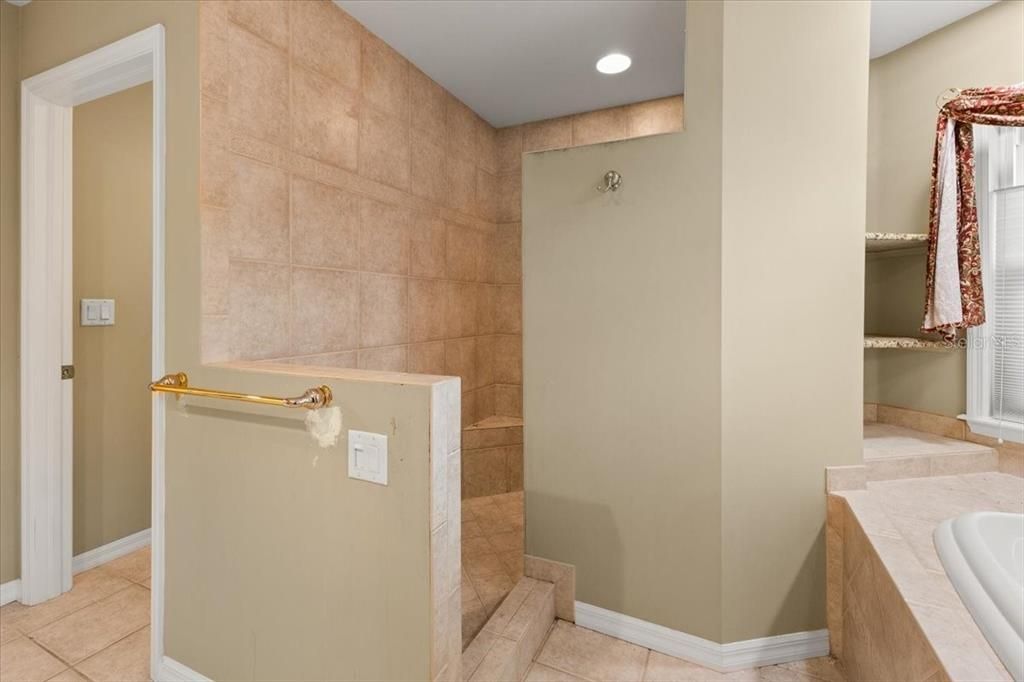 En Venta: $698,900 (3 camas, 2 baños, 3179 Pies cuadrados)