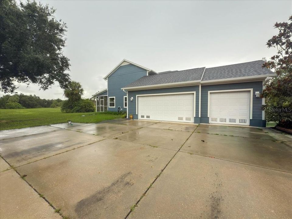 En Venta: $698,900 (3 camas, 2 baños, 3179 Pies cuadrados)