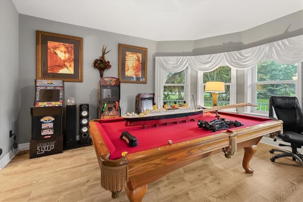 En Venta: $698,900 (3 camas, 2 baños, 3179 Pies cuadrados)