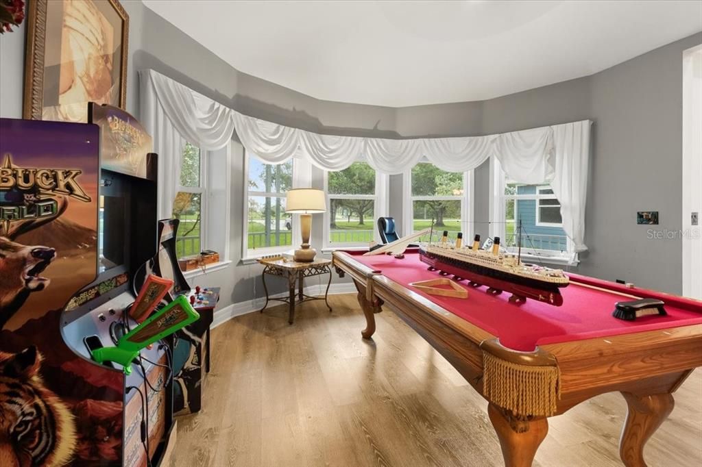 En Venta: $698,900 (3 camas, 2 baños, 3179 Pies cuadrados)