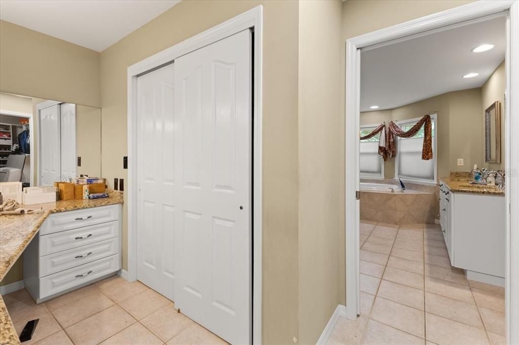 En Venta: $698,900 (3 camas, 2 baños, 3179 Pies cuadrados)