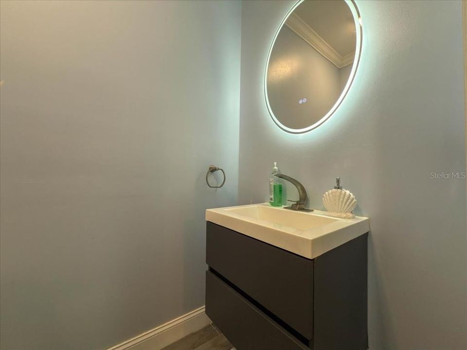 En Venta: $698,900 (3 camas, 2 baños, 3179 Pies cuadrados)