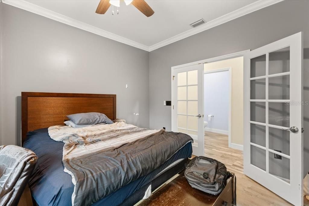 En Venta: $698,900 (3 camas, 2 baños, 3179 Pies cuadrados)