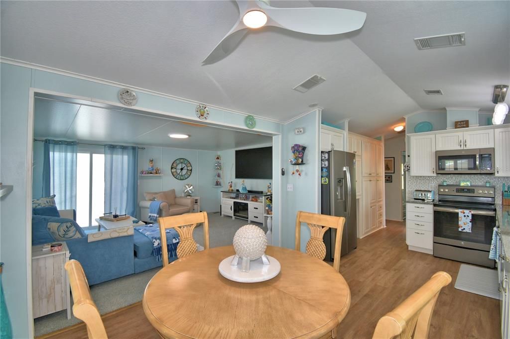 En Venta: $225,000 (2 camas, 2 baños, 1040 Pies cuadrados)