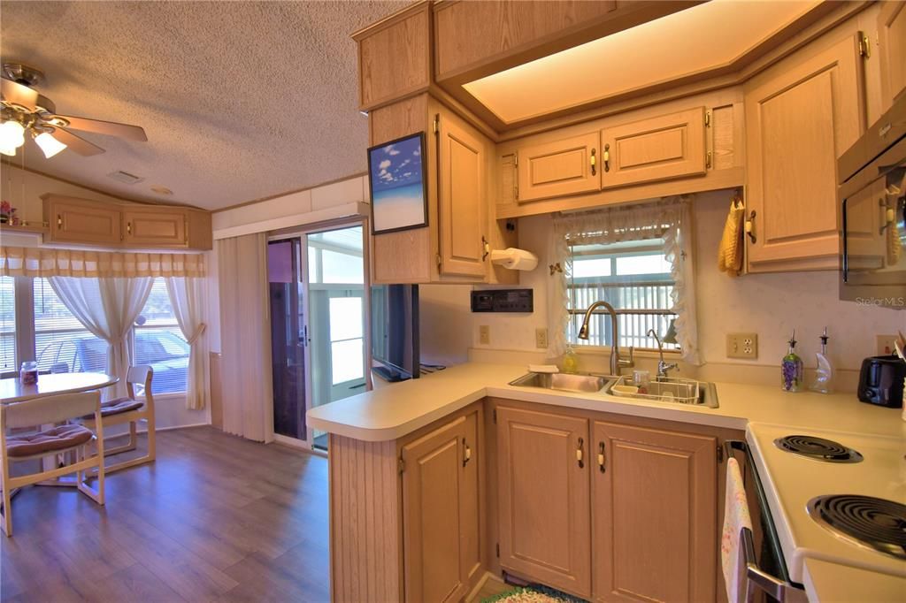 На продажу: $99,000 (1 спален, 1 ванн, 756 Квадратных фут)