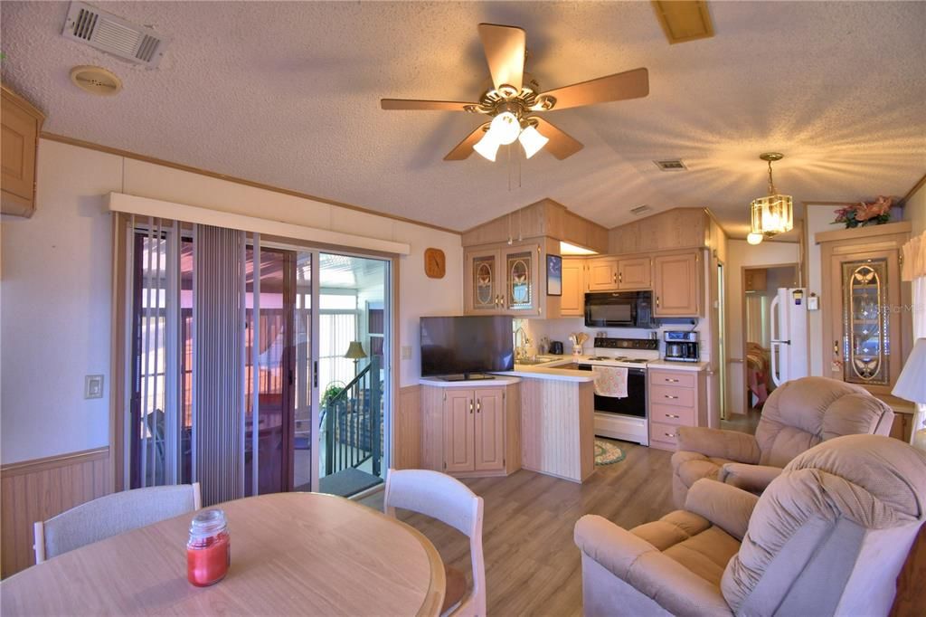 На продажу: $99,000 (1 спален, 1 ванн, 756 Квадратных фут)