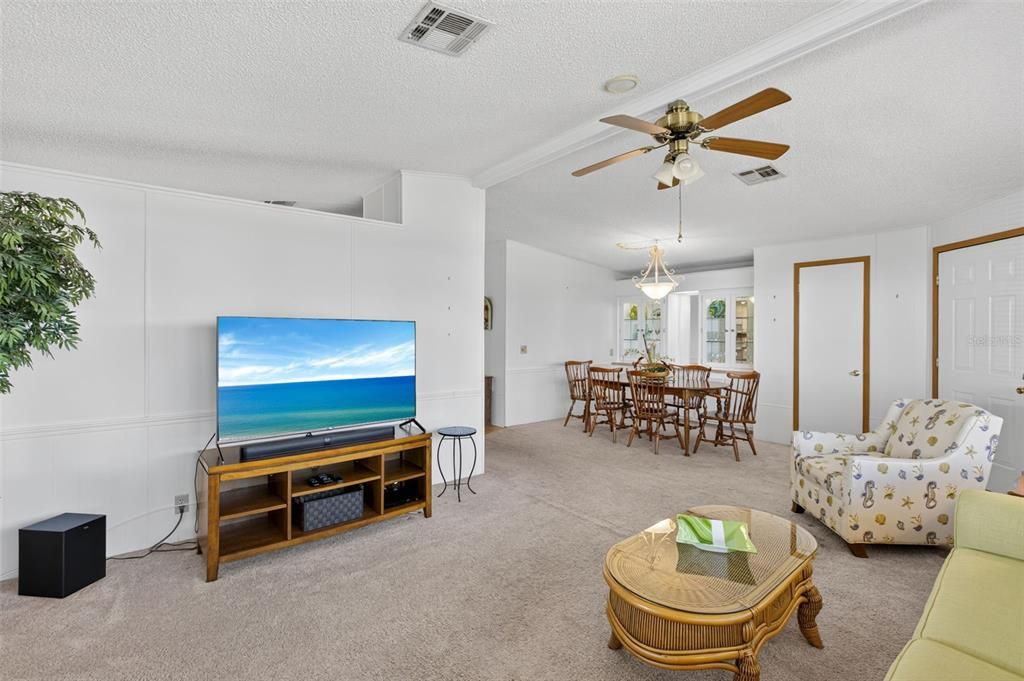 合同活跃: $159,900 (2 贝兹, 2 浴室, 1480 平方英尺)