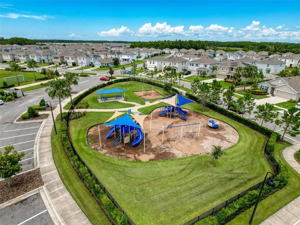 Под контрактом: $339,900 (3 спален, 2 ванн, 1673 Квадратных фут)