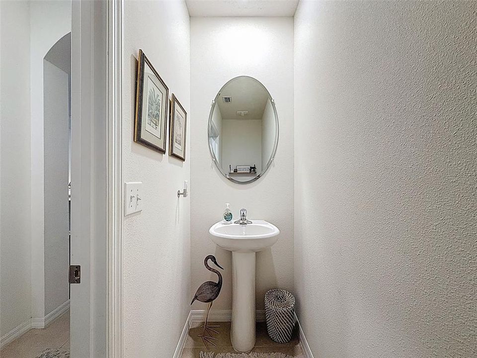 Под контрактом: $339,900 (3 спален, 2 ванн, 1673 Квадратных фут)