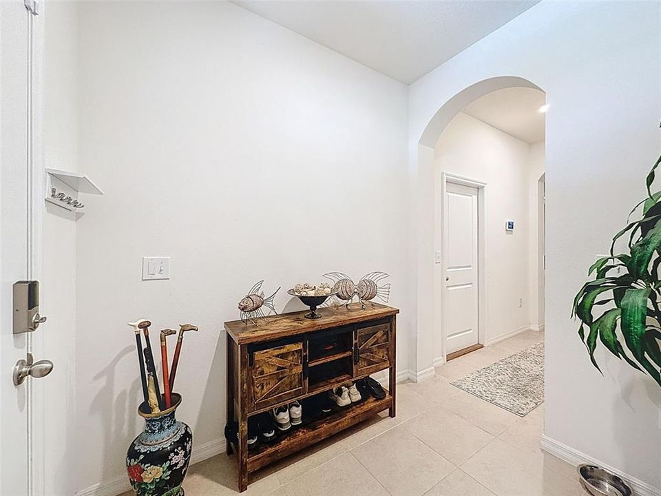 Под контрактом: $339,900 (3 спален, 2 ванн, 1673 Квадратных фут)