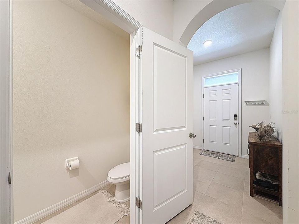 Под контрактом: $339,900 (3 спален, 2 ванн, 1673 Квадратных фут)