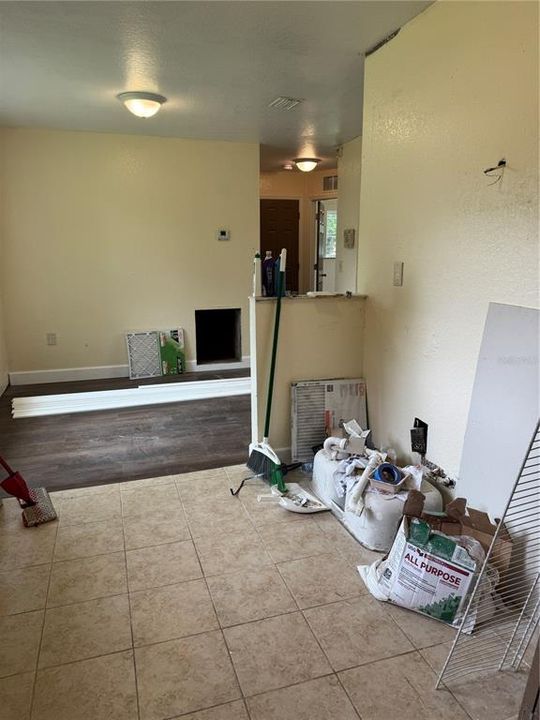 Active With Contract: $158,500 (3 beds, 2 baths, 1032 Square Feet)