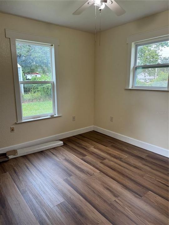 Active With Contract: $158,500 (3 beds, 2 baths, 1032 Square Feet)