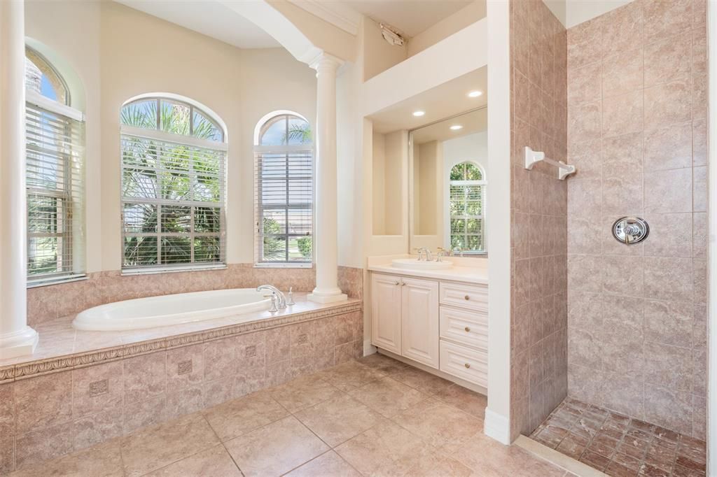 For Sale: $675,000 (4 beds, 3 baths, 2931 Square Feet)