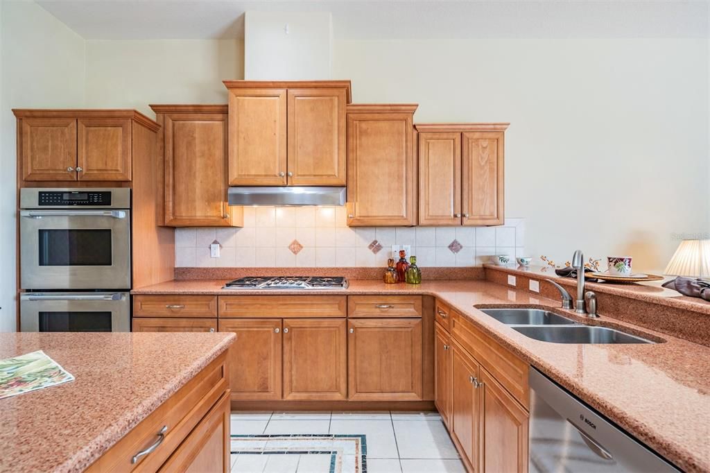 For Sale: $675,000 (4 beds, 3 baths, 2931 Square Feet)